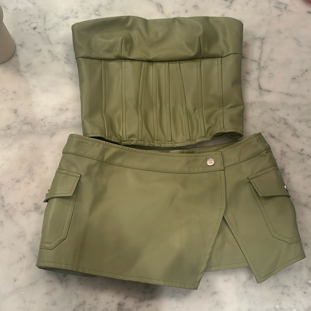Superdown green set. Top XS. BOTTOM S